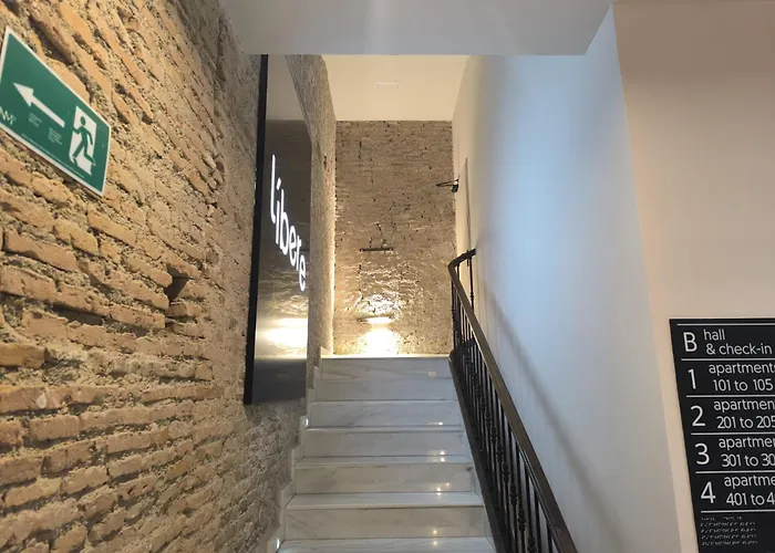 Apartamentos Naitly Málaga Teatro Romano